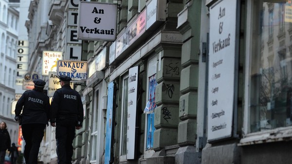 Sexueller Übergriff auf 18-Jährige in St. Georg – Zeugen gesucht