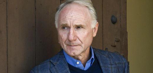 Dan Brown (»The Secret of Secrets«): »Würde lieber eine Stunde zum Zahnarzt gehen als Yoga machen«