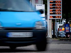 Teurer Osten, billiger Westen: Kartellamt nimmt Benzinpreise unter die Lupe