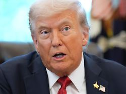 „Sie sollte zum Arzt gehen“: Trump spottet über Greta Thunberg