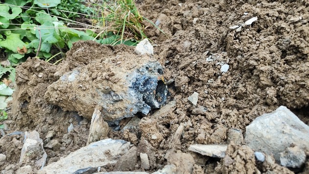 POL-PDTR: Bombenfund bei Flurarbeiten