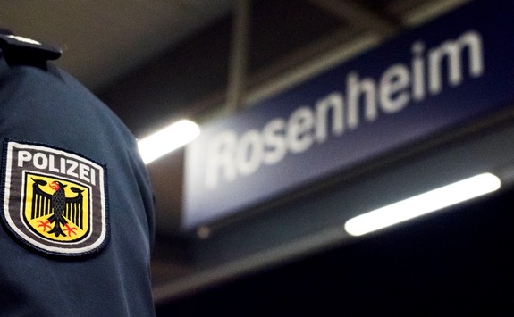 Bundespolizeidirektion München: Mehrere Iraker bei Grenzkontrollen in Gewahrsam genommen / 6.000 Euro in Socke gesteckt – Ermittlungen wegen Einschleusens
