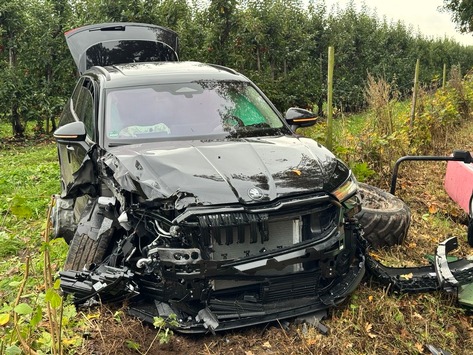 POL-STD: Ruschwedel: Zusammenstoß zwischen Trecker und Auto beim Überholen – eine Person schwer verletzt