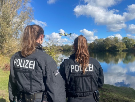 POL-HI: Drohnenpiloten von Polizei, DLRG, DRK und THW üben gemeinsam an Giftener Seenplatte