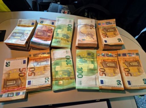 HZA-P: Potsdamer Zoll entdeckt über 100.000 Euro Bargeld bei einer Fahrzeugkontrolle auf der B 1 /Landespolizei Brandenburg nimmt Ermittlungen auf