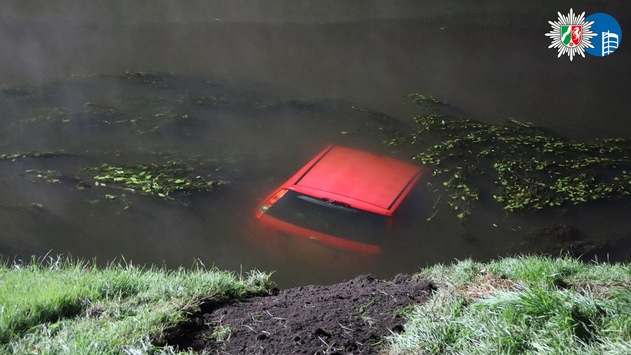 POL-OB: Auto landet in der Emscher