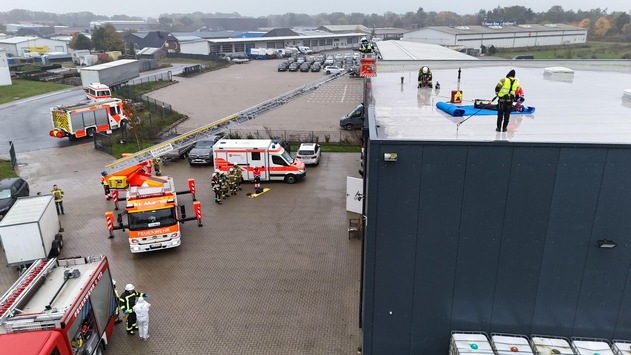 FW-OLL: 120 Einsatzkräfte im Einsatz – 59 Menschen gerettet bei gemeinsamem Übungstag von Feuerwehr und Rettungsdienst