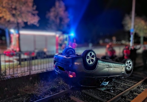 POL-KI: 251020.3 Kiel: Volltrunken am Steuer ins Gleisbett