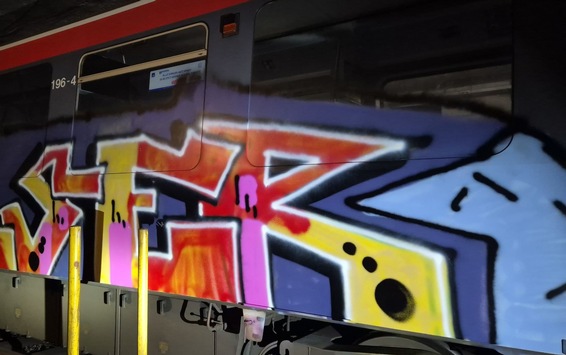 POL-SE: Norderstedt – Graffiti-Sprayer auf frischer Tat erwischt: zwei Täter festgenommen