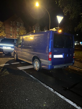 POL-SE: Bönningstedt – Alkoholisiert am Steuer: Polizei weckt Fahrer an Ampel