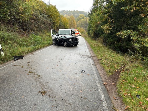 POL-PIWFB: Drei Verletzte und hoher Sachschaden bei Verkehrsunfall