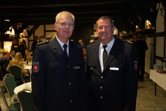 POL-ROW: Feierliche Amtseinführung: Dieter Klingforth übernimmt Staffelstab von Jörg Wesemann