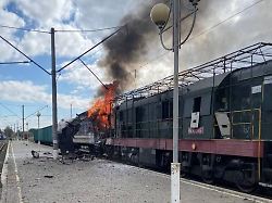 Selenskyj: „Und das ist Terror“: Russische Drohne trifft ukrainischen Passagierzug