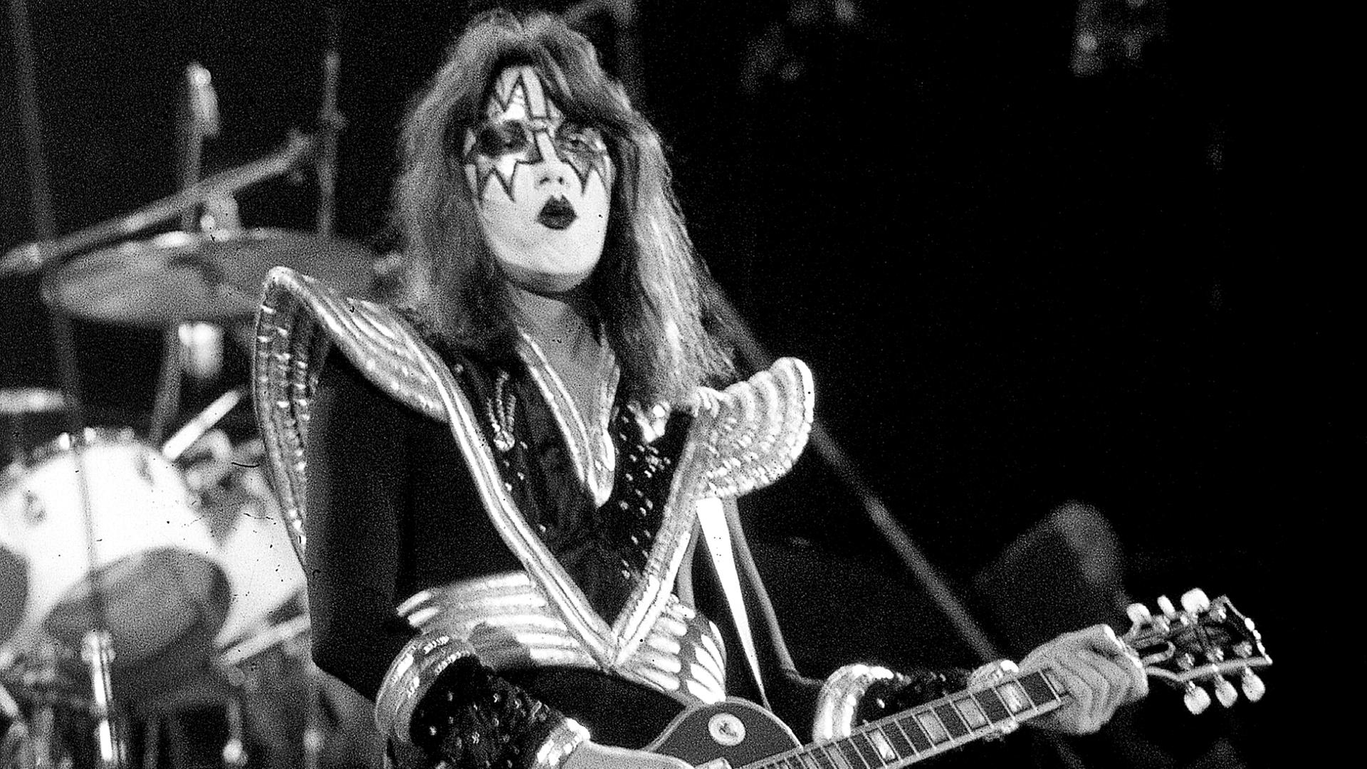 Kiss-Gründungsmitglied und Ex-Gitarrist Ace Frehley gestorben