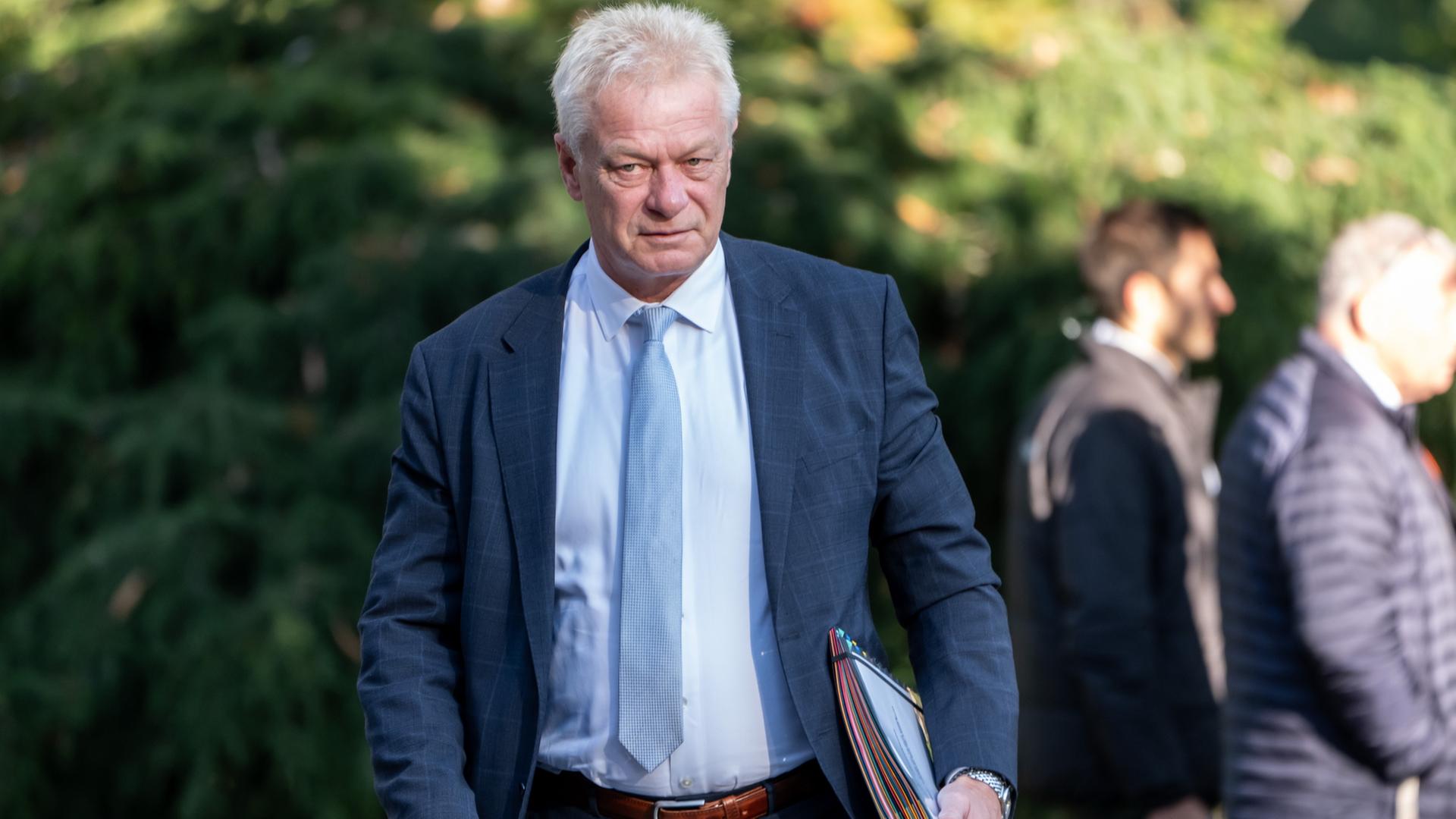 Agrarminister Rainer gegen „Veggie-Burger“-Verbot in der EU