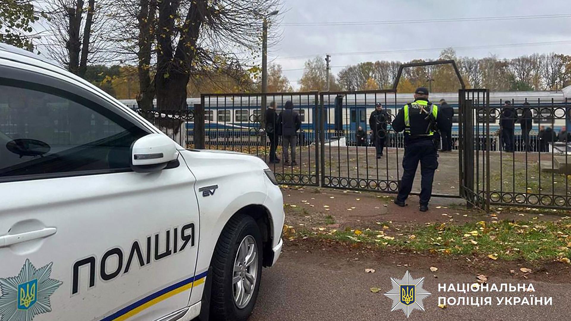 Ukraine-Liveblog: ++ Mann zündet Sprengsatz – vier Tote ++