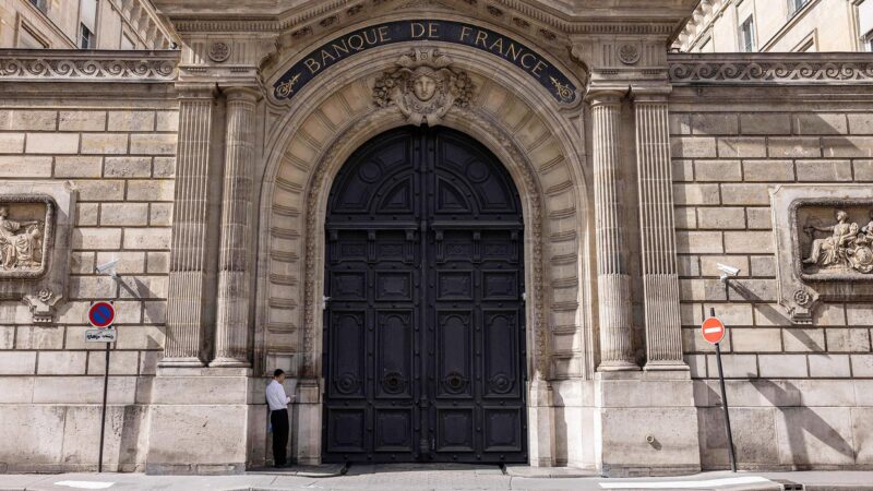 Pariser Louvre verlegt Juwelen in Hochsicherheitstresor