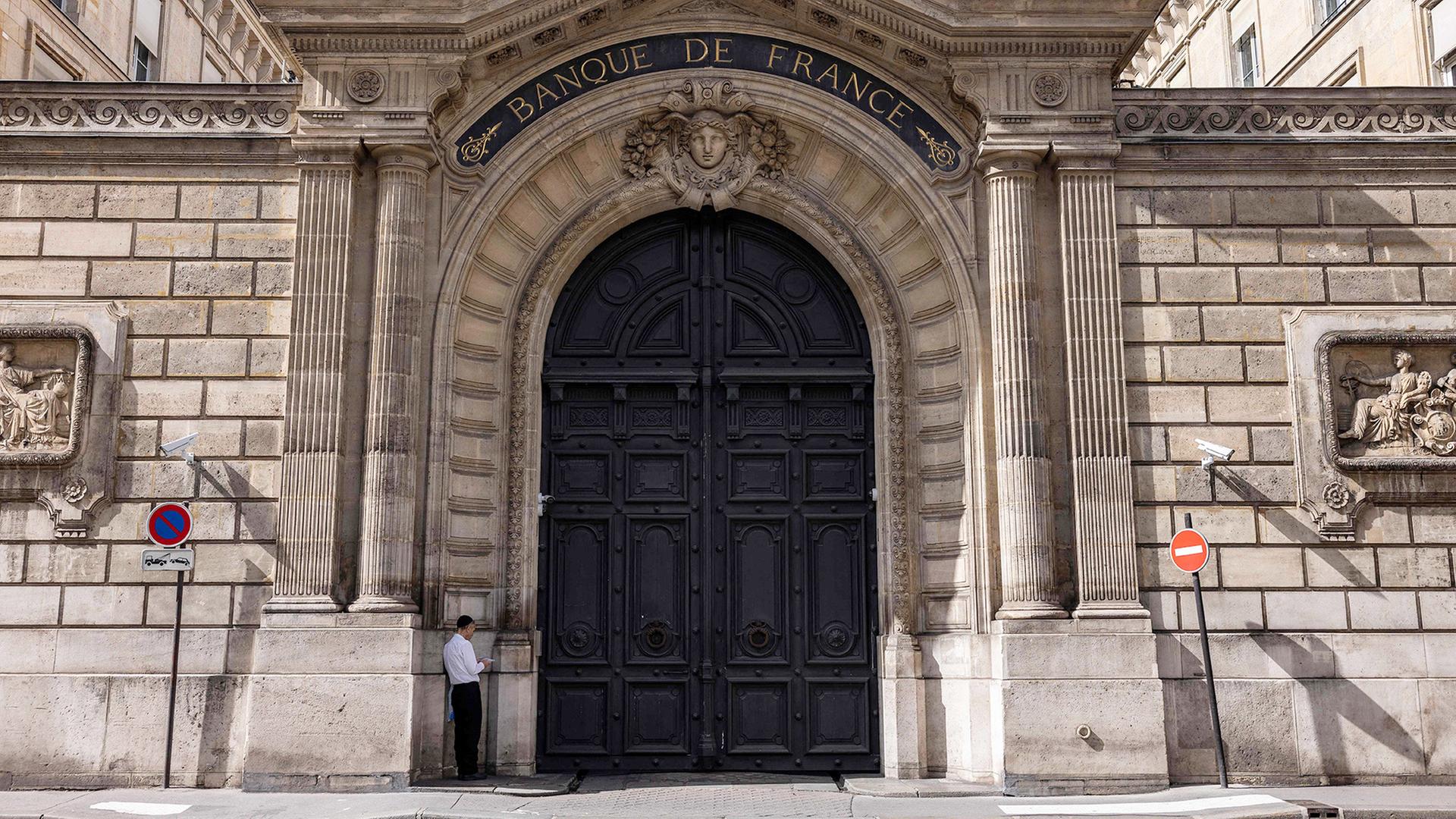 Pariser Louvre verlegt Juwelen in Hochsicherheitstresor