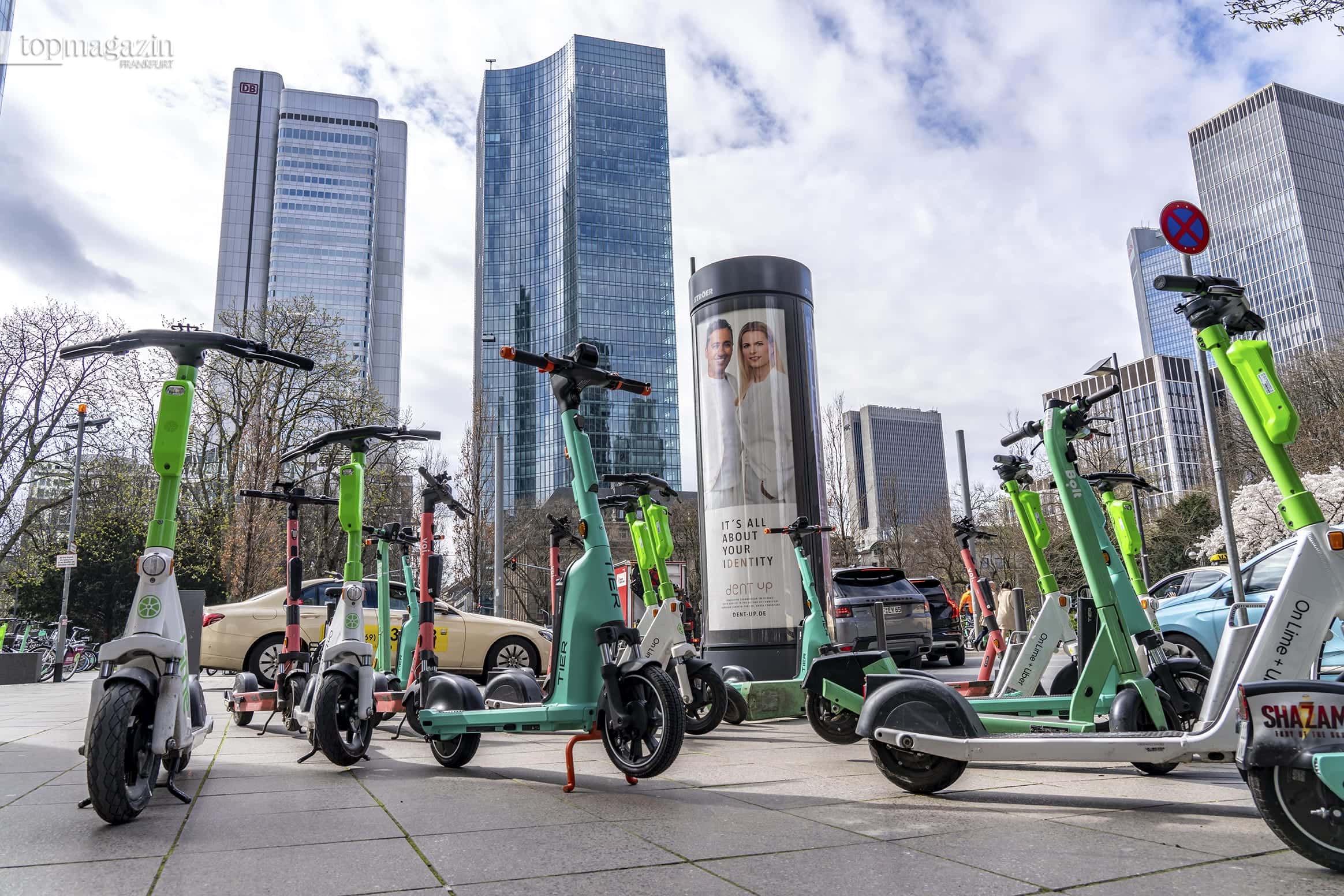 Frankfurt ordnet E-Scooter neu: Wie digitale Kontrolle das Gehweg-Chaos beendet