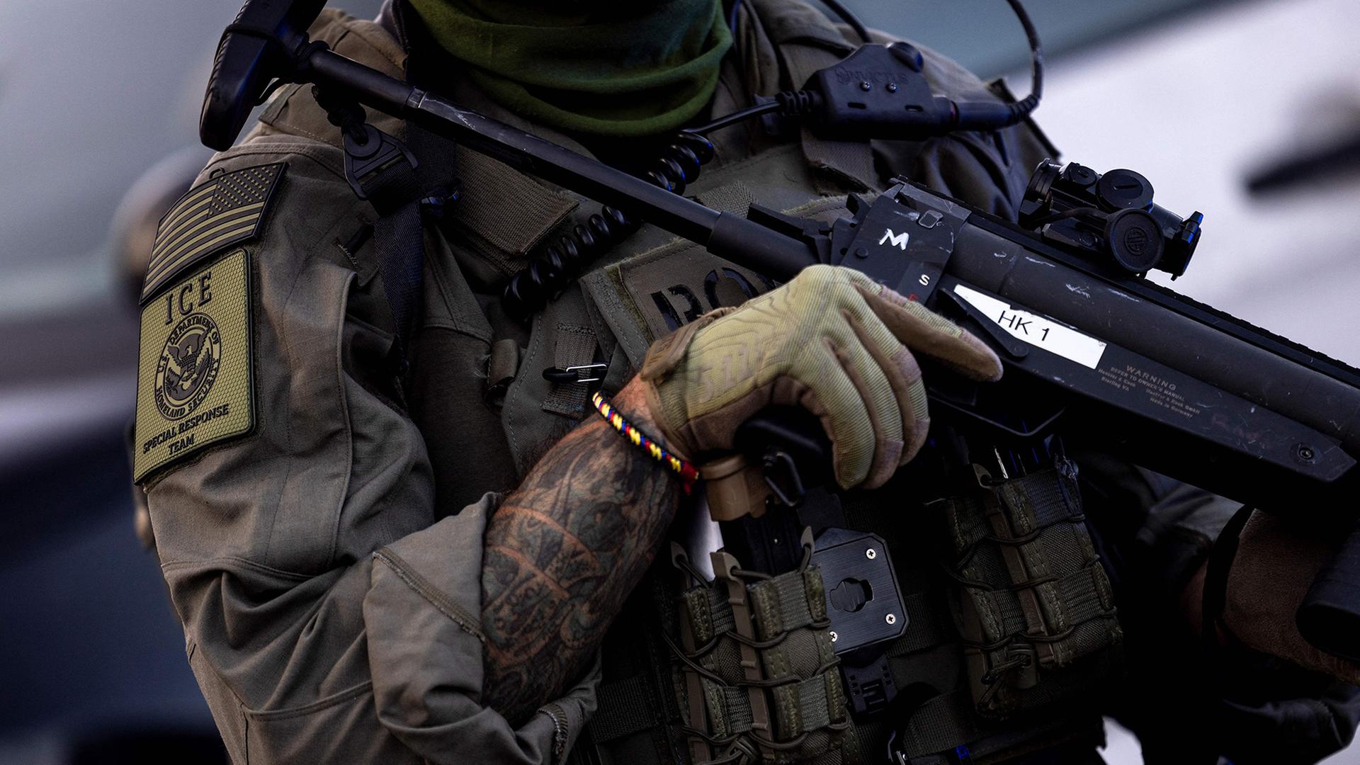 „Heimatland verteidigen“: Wie Trump die Migrationsbehörde ausbaut