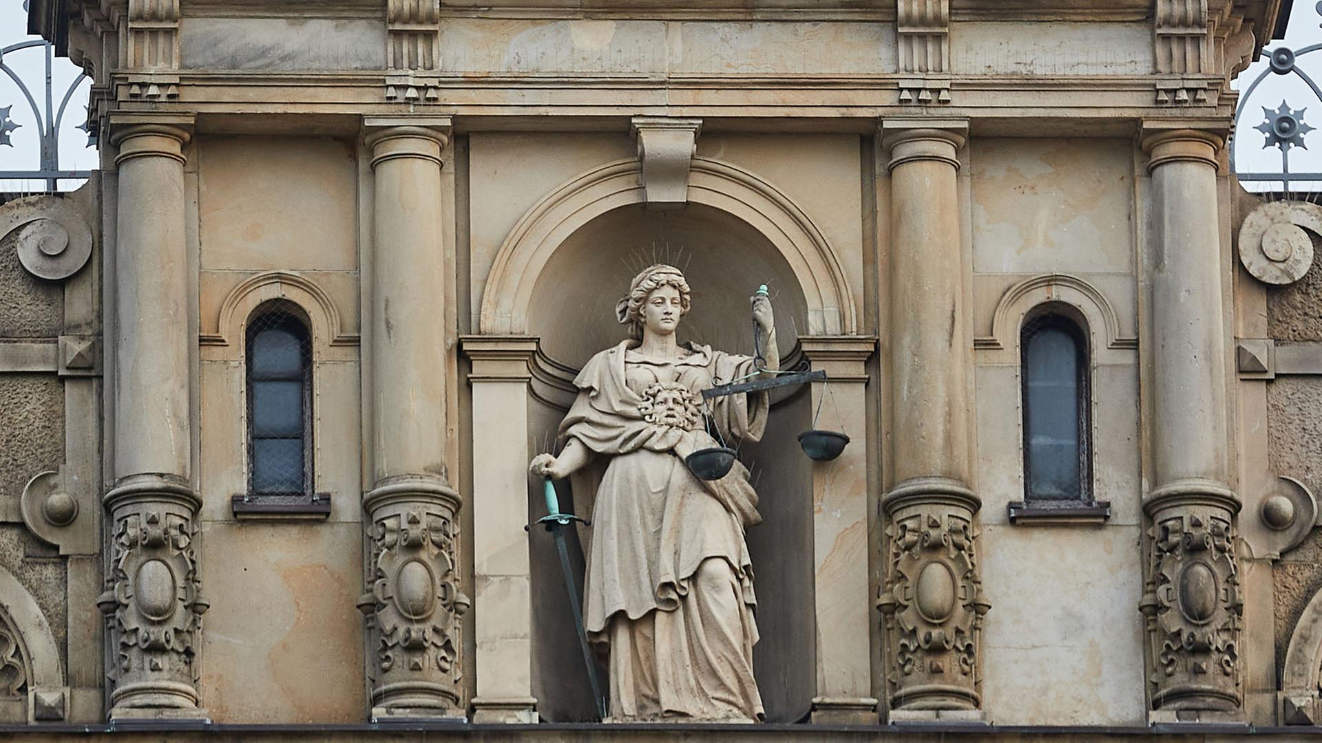 Wie sich die Justiz vor Verfassungsfeinden schützt