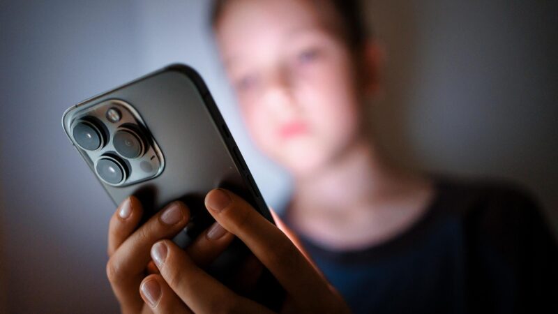 So können Eltern ihre Kinder vor Cybergrooming schützen