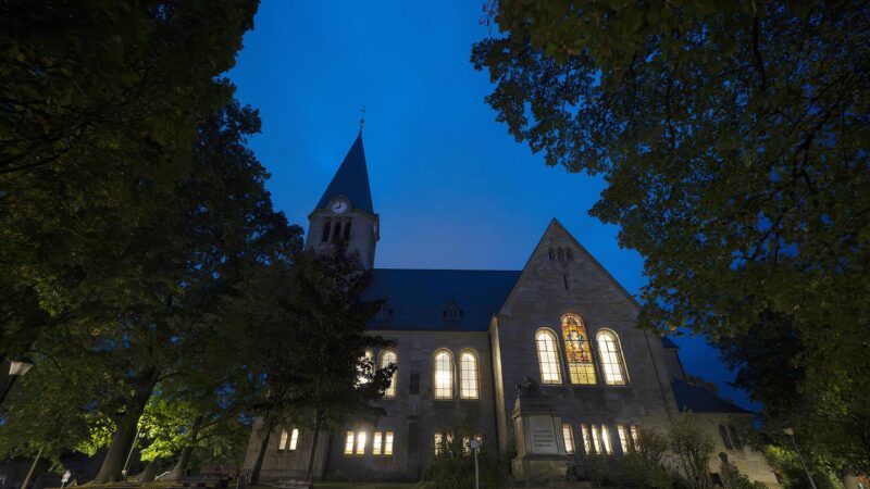 Für die Kirche arbeiten – auch ohne Kirchenmitgliedschaft?