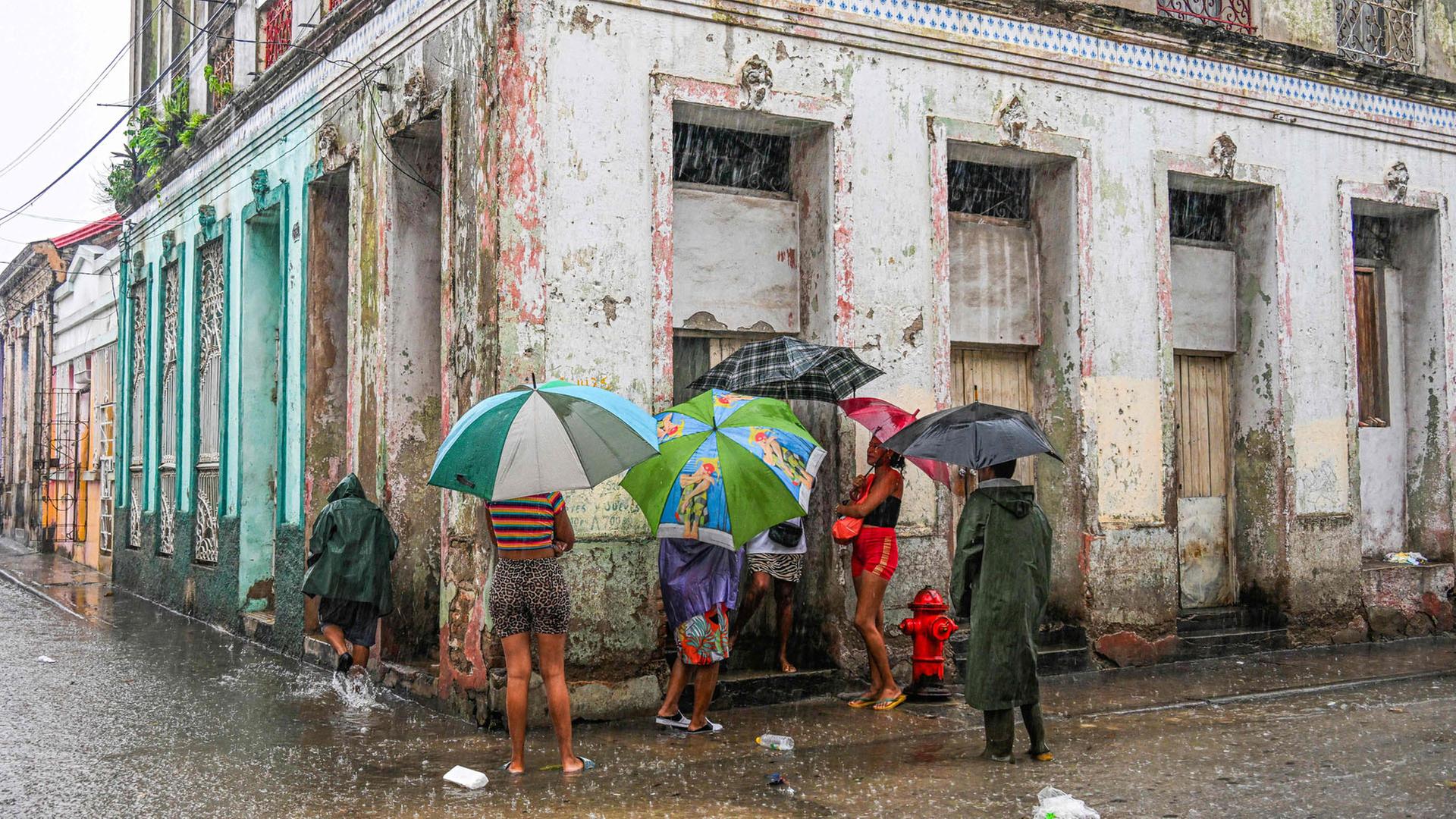 „Melissa“ trifft als Hurrikan der Stärke drei auf Kuba