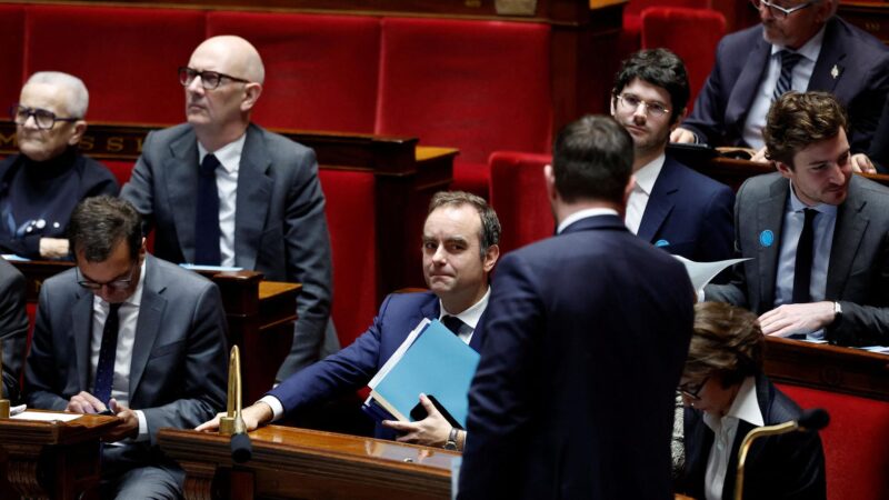 Frankreichs neue Regierung übersteht Vertrauensabstimmungen