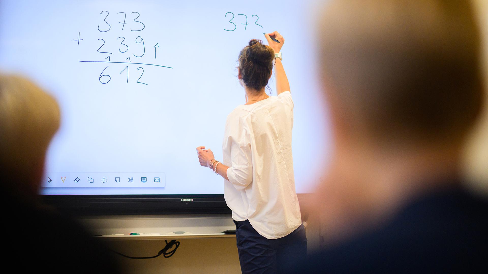 Wie Lehrkräfte KI für die Unterrichtsvorbereitung nutzen