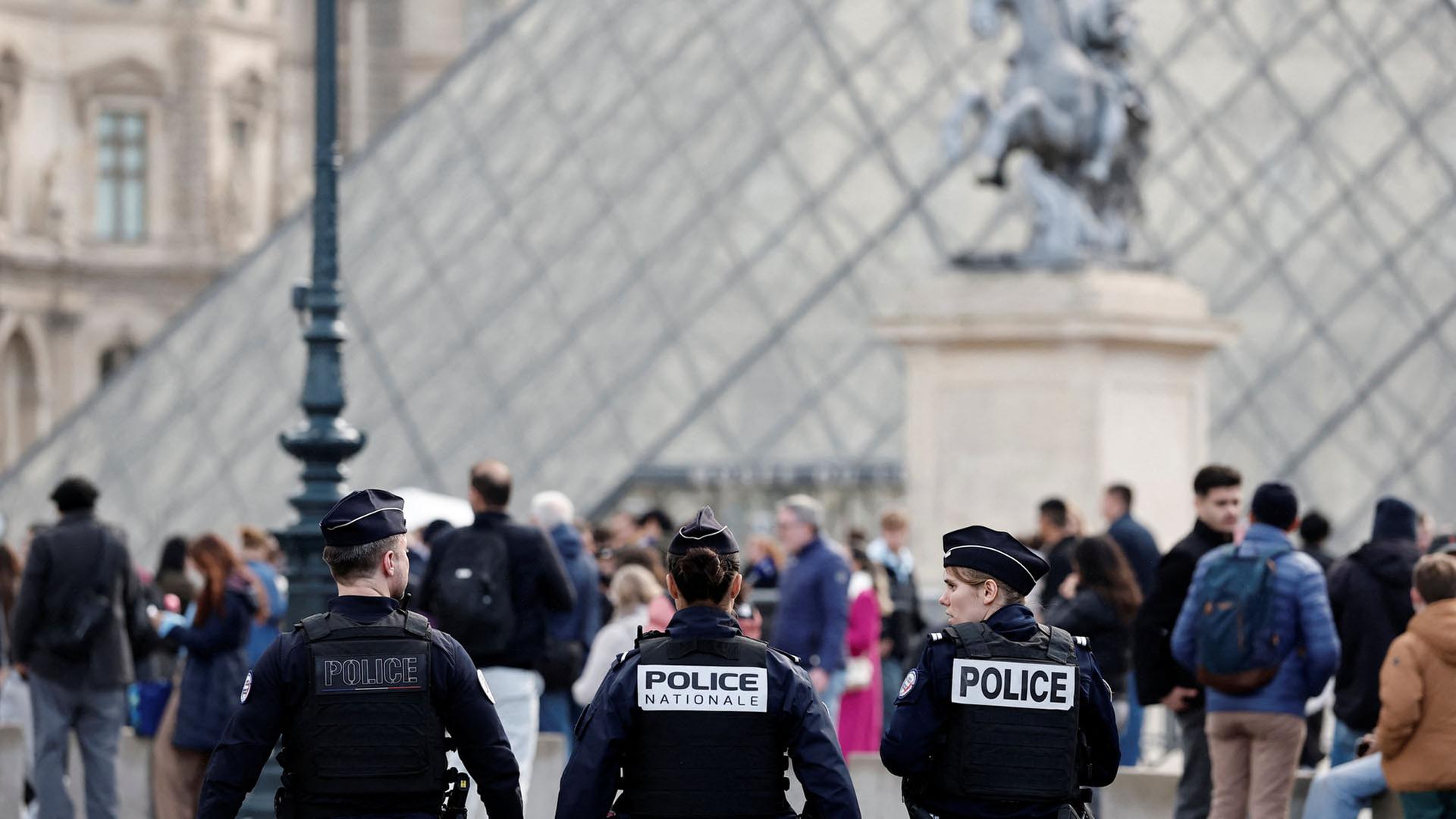 Louvre-Einbruch: Polizei fahndet mit Hochdruck nach vier Tätern
