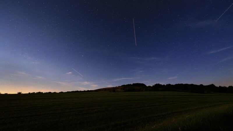 Kometen „SWAN“ und „Lemmon“ am Nachthimmel zu sehen