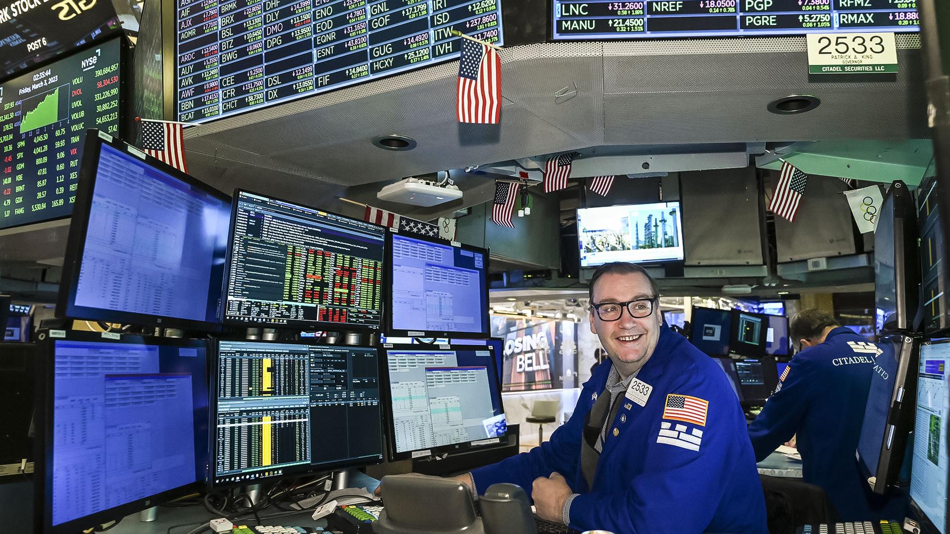 Marktbericht: Apple und Amazon schieben Wall Street an