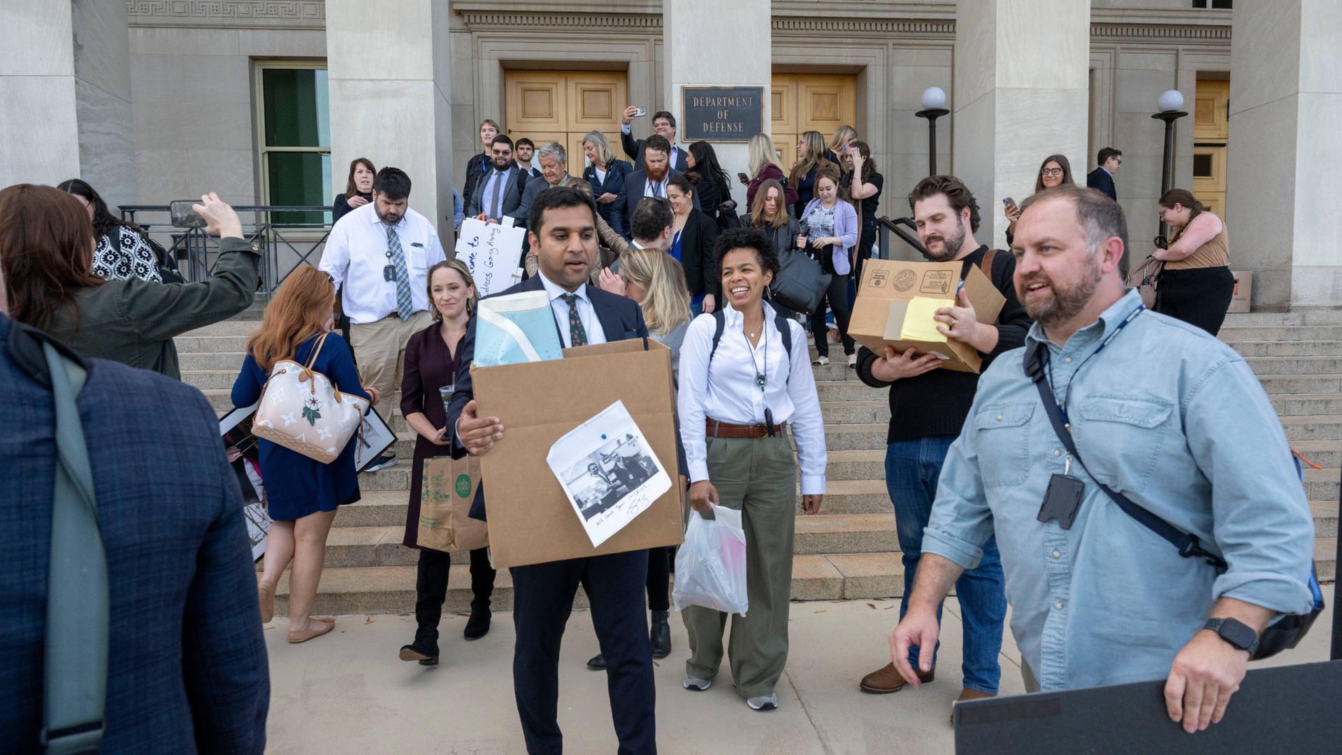 US-Journalisten geben aus Protest Pentagon-Ausweise ab
