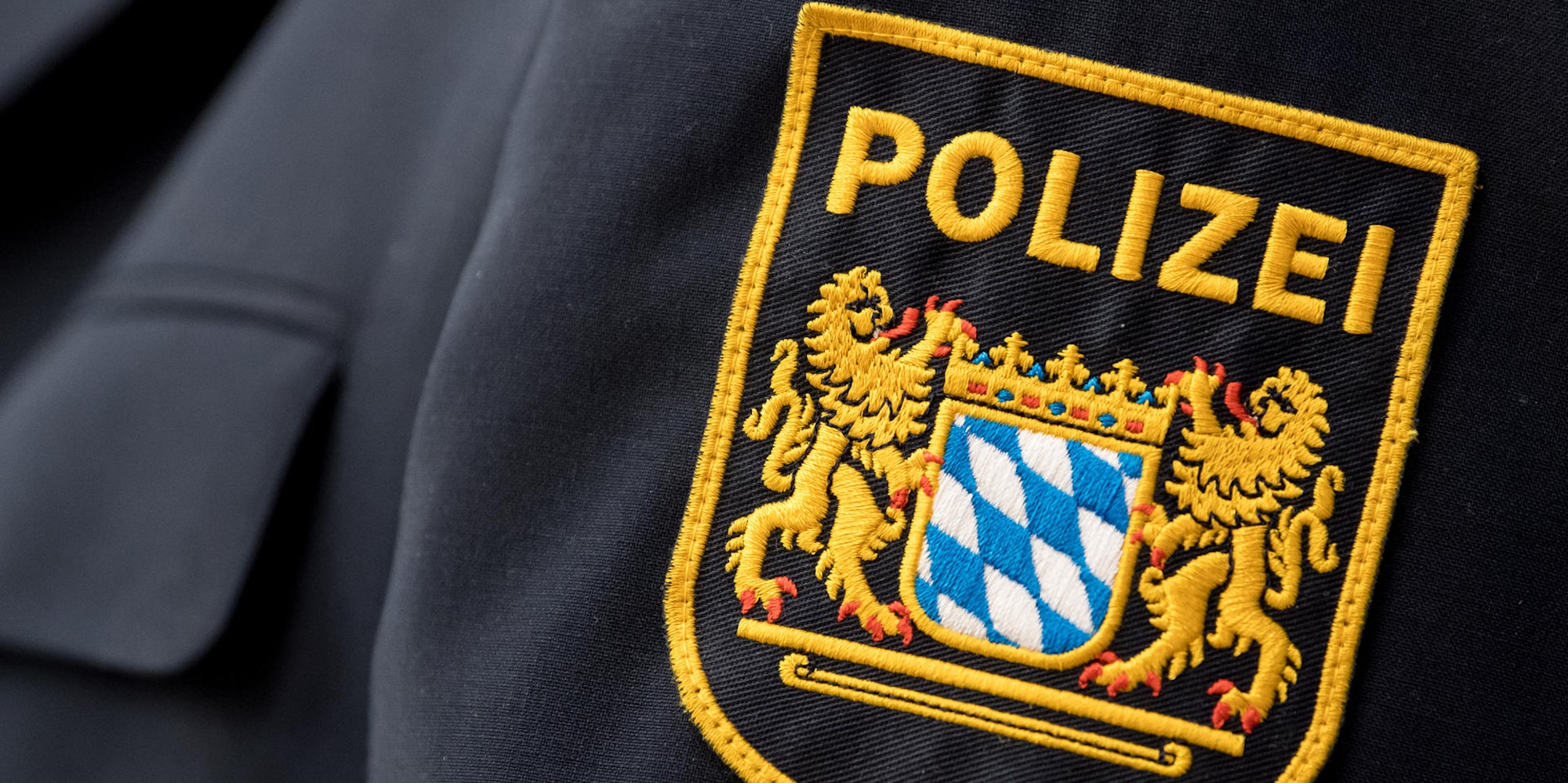 POL Schwaben Nord: Polizei ermittelt nach Sachbeschädigung an einem Auto