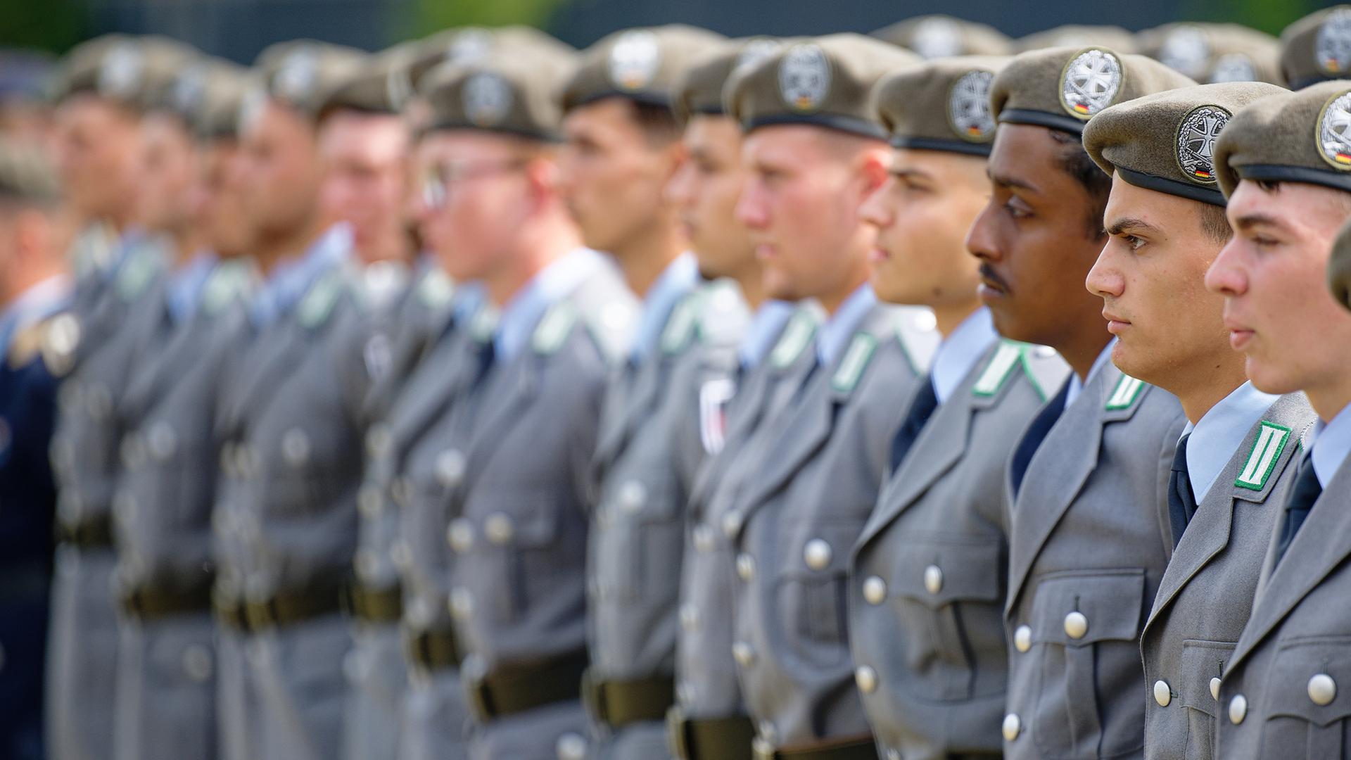 Bundeswehr: Per Los zum Wehrdienst?