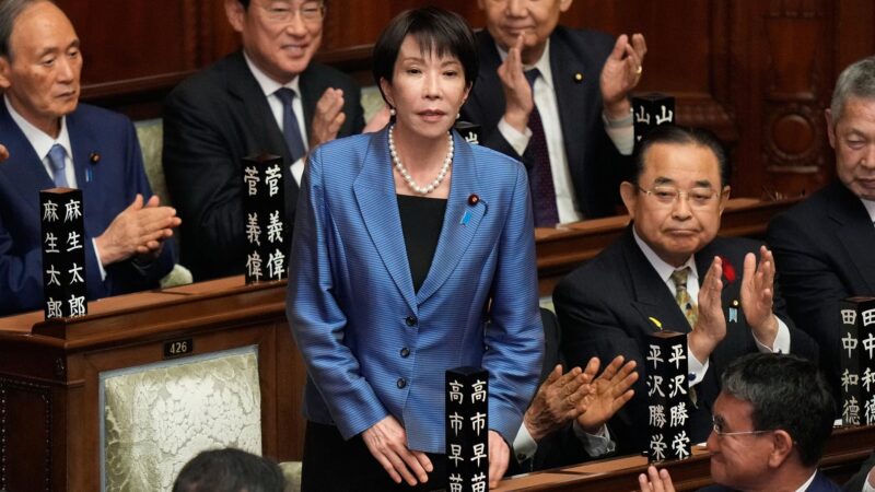 Erste Ministerpräsidentin führt Japan weiter nach rechts