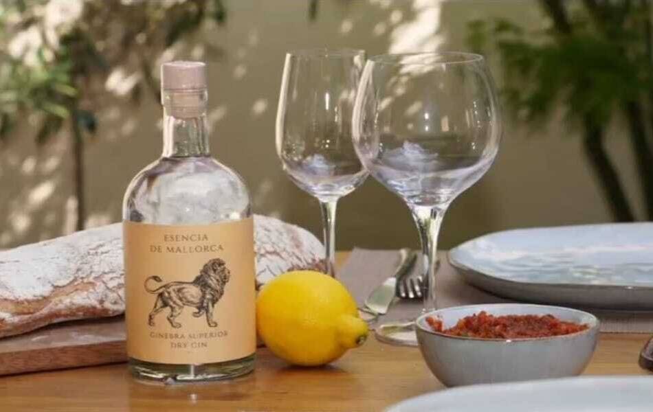 Hildener Arzt kreiert preisgekrönten Gin: „Das ist nicht nur so eine Liebelei“