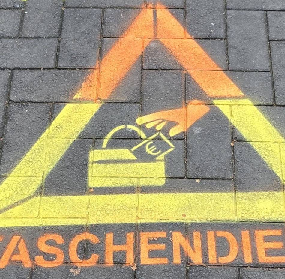 Aktion in Hilden: Polizei warnt vor Taschendieben