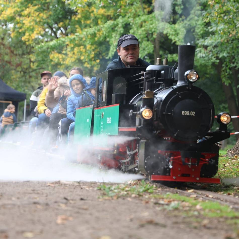 Dampfbahn Leverkusen: Letzte Runde durch den Stadtpark