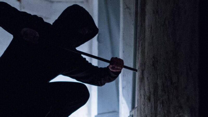 Aus Einfamilienhaus in Dinslaken: Einbrecher stehlen Schmuck und Sammelmünzen