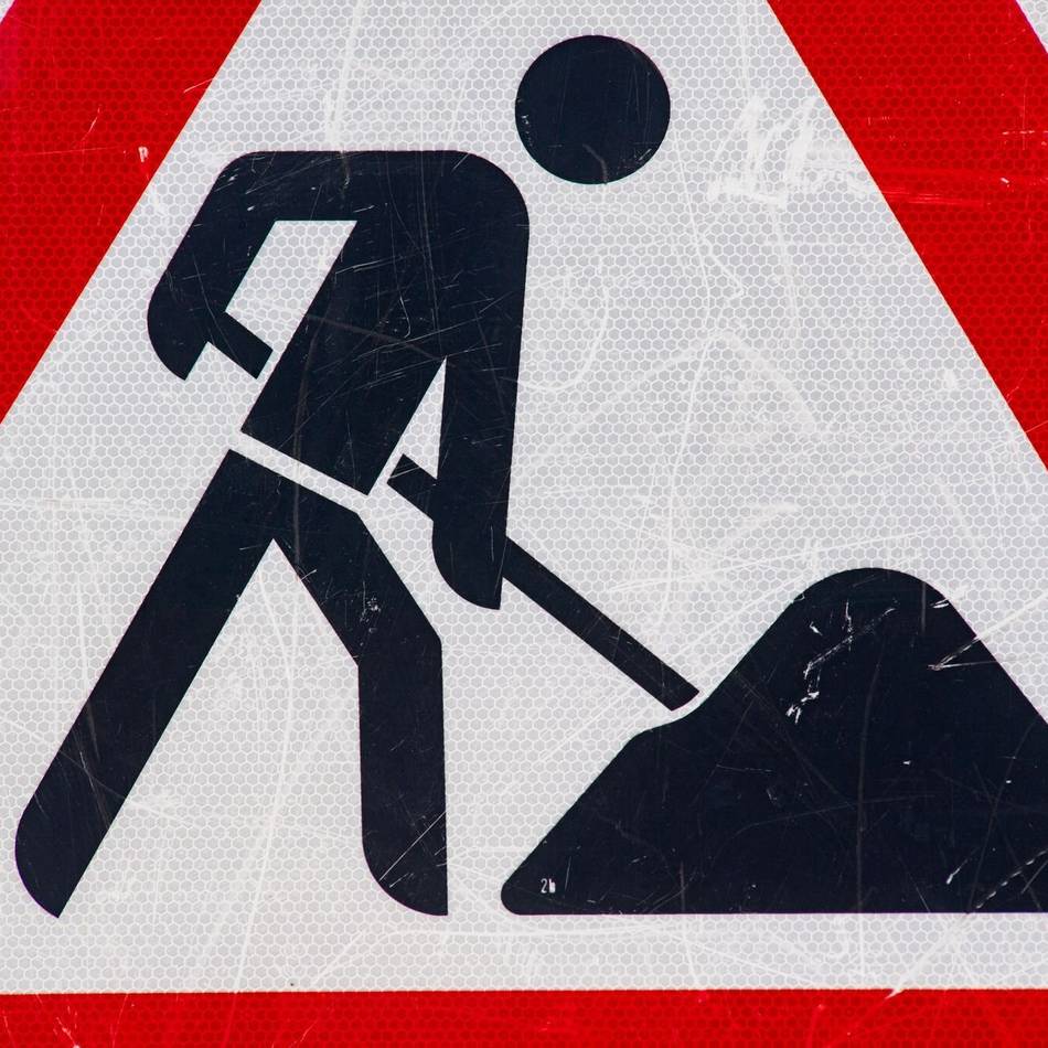 Baustelle in Krefeld: NGN arbeitet an Stromleitungen in Traar
