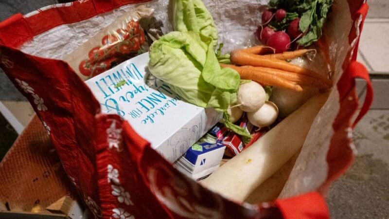 Angeklagte bestreitet Tat: Lebensmittel für 700 Euro verschwunden – Helferin soll Suppenküche beklaut haben