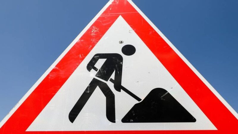 Bauarbeiten in Meerbusch: Neue Kanäle und Laternen für die Karl-Borromäus-Straße