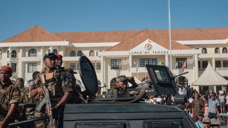 Präsident geflohen: Armee übernimmt Macht in Madagaskar
