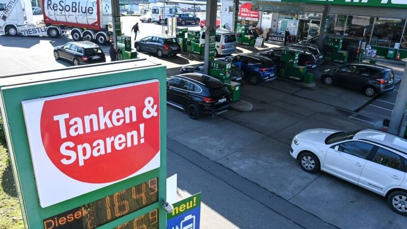 Diskussion im Bundesrat: Steigt der Spritpreis bald nur noch einmal am Tag?