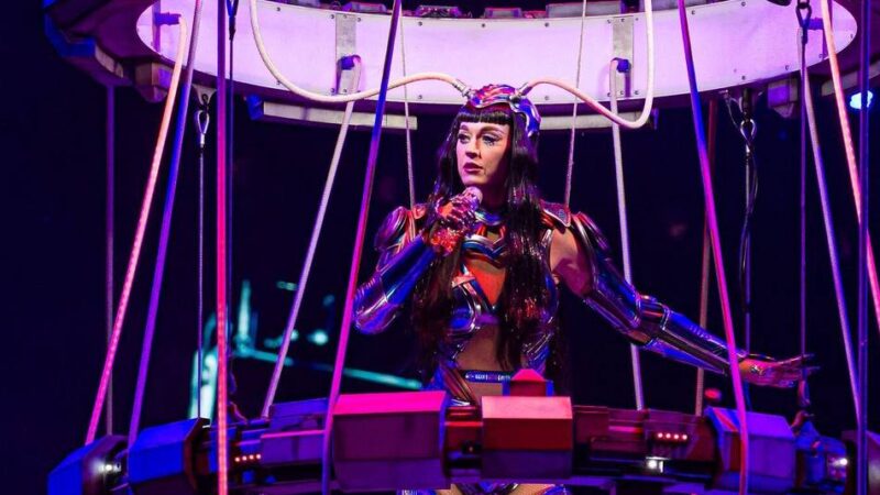Konzert in Köln: Katy Perry mischt munter Futurismus und Feminismus