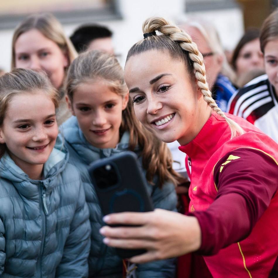 DFB-Frauen mit Debüt in Düsseldorf: Schaufenster für EM-Bewerbung – „Schadet nicht, wenn die Uefa das zur Kenntnis nimmt“