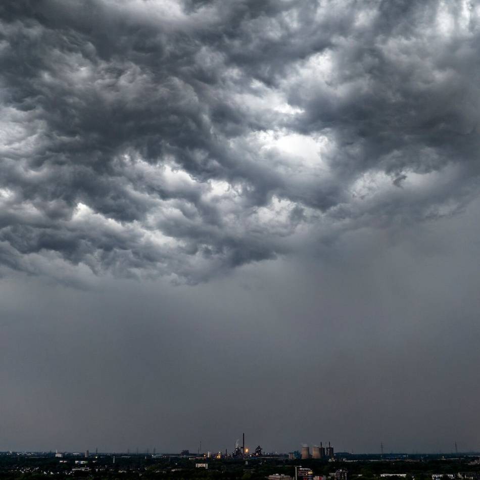 So wird das Wetter: Der Herbst fegt mit Sturm und Regen durch NRW