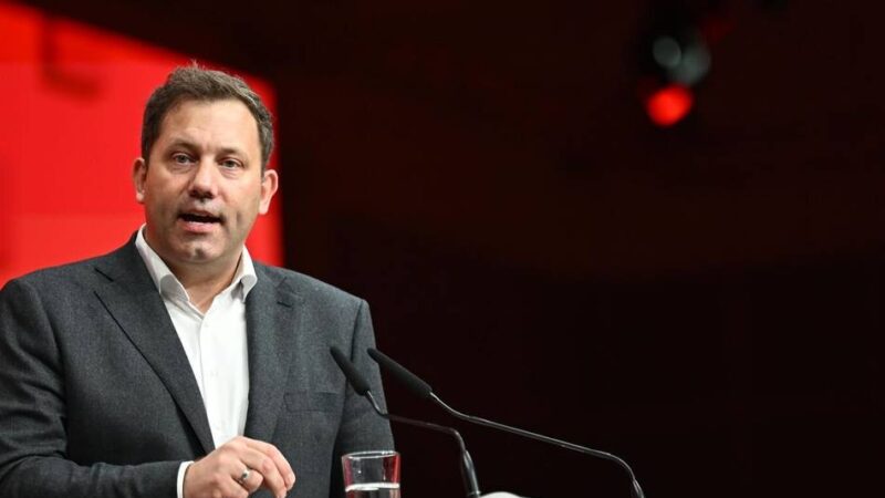 „Vielfalt ist Stärke“: Klingbeil kontert Merz in „Stadtbild“-Debatte